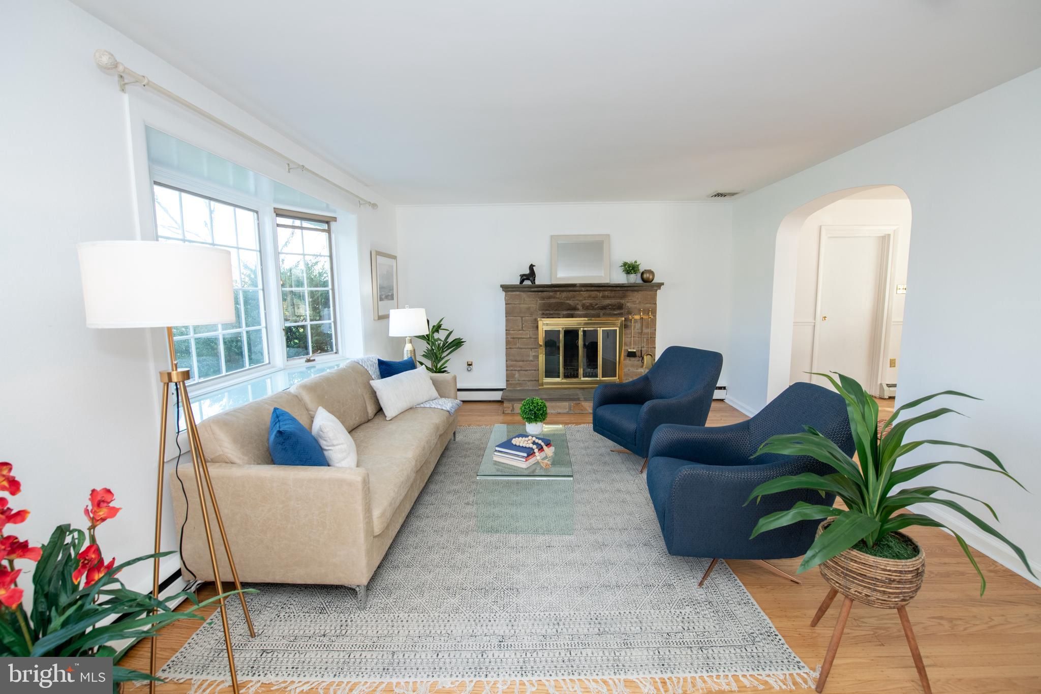 1307 Rosebud Road Southampton, PA 18966 - Photo 4 of 40 Living Room