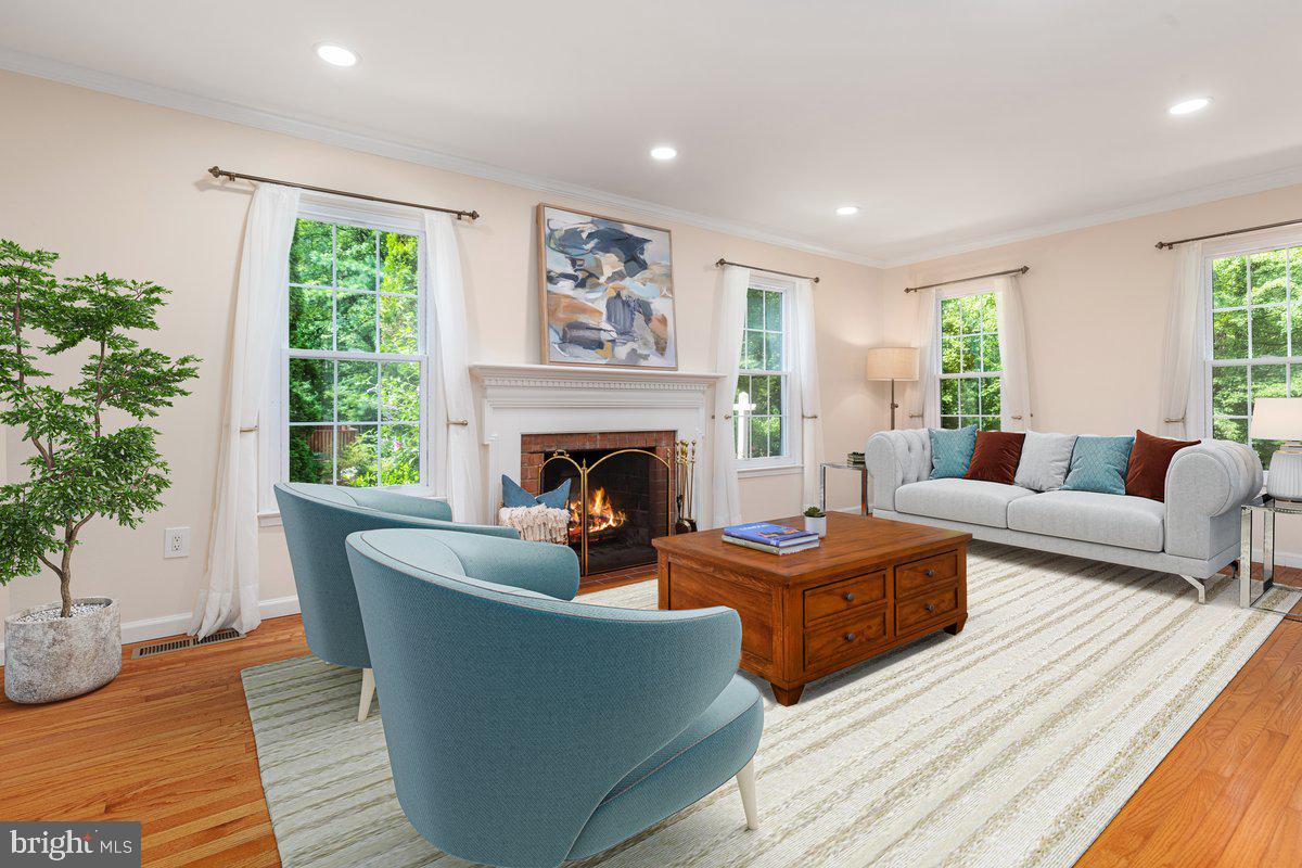 2304 Horseferry Court Reston, VA 20191 - Photo 11 of 66 Living Room (with virtually staging)