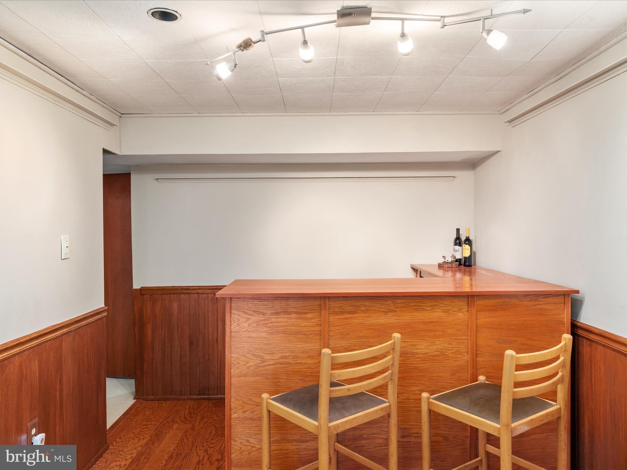 2304 Horseferry Court Reston, VA 20191 - Photo 30 of 66 Bar | Lower Level