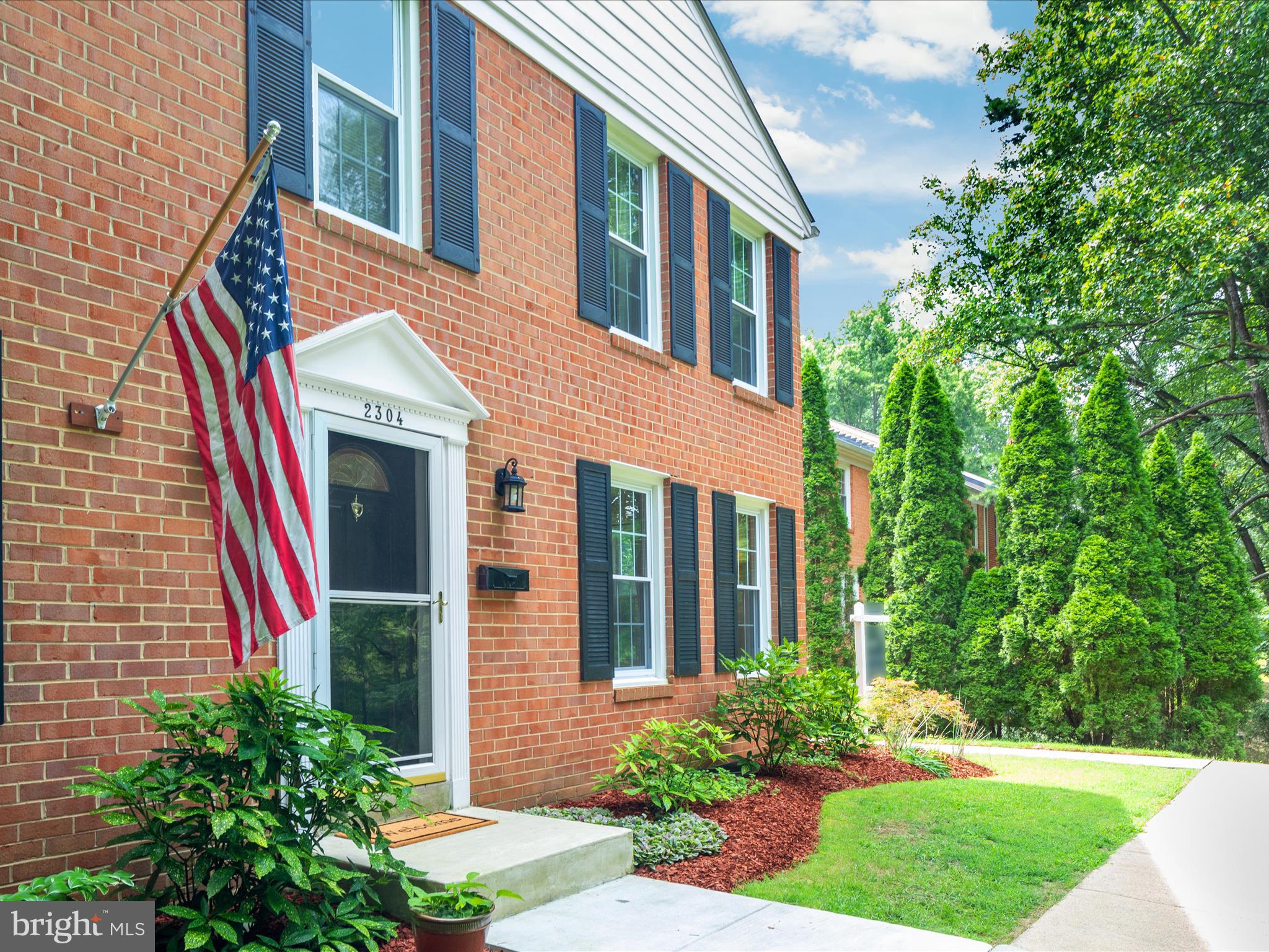 2304 Horseferry Court Reston, VA 20191 - Photo 5 of 66 Welcome Home!