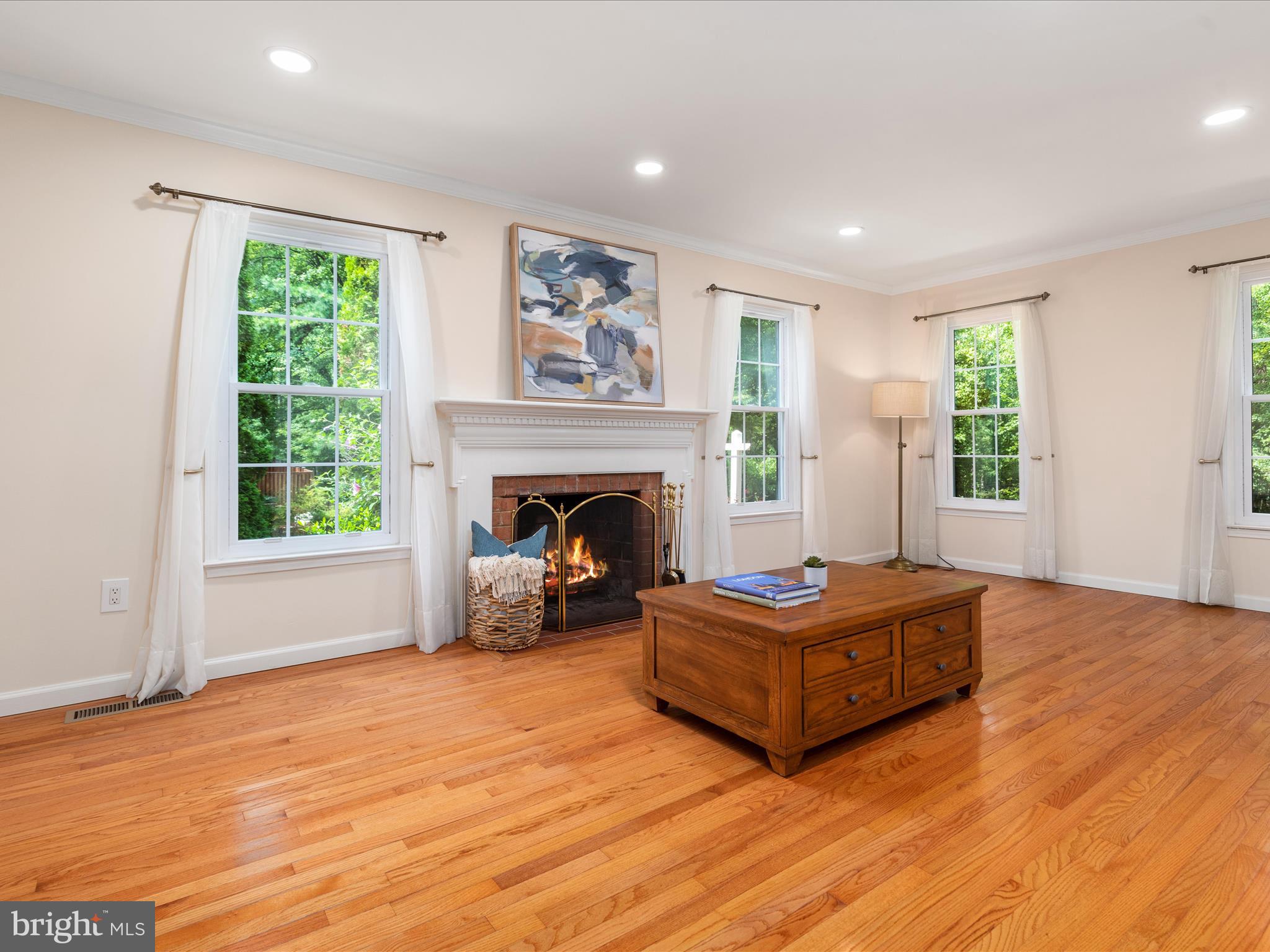 2304 Horseferry Court Reston, VA 20191 - Photo 10 of 66 Living Room | Main Level