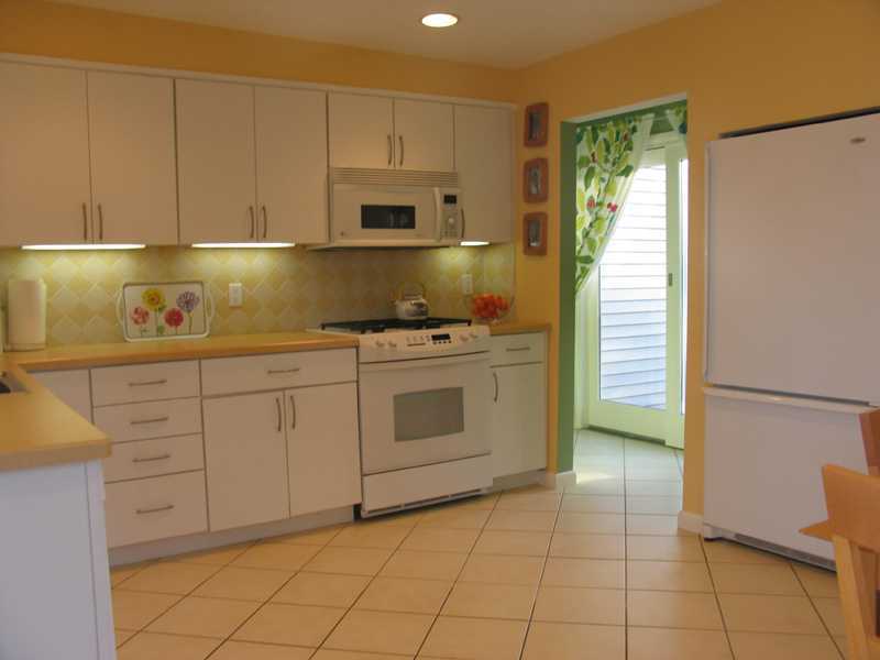14 Bonwit Road Riverside, CT 06878 - Photo 5 of 13 a kitchen with a stove a sink and a refrigerator