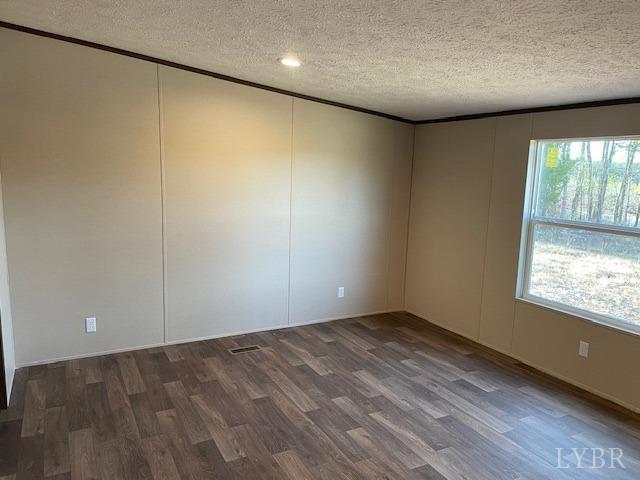 470 Central Church Road Appomattox, VA 24522 - Photo 6 of 12 an empty room with a window