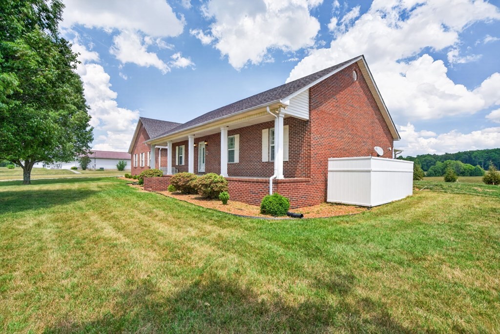 826 Boatman Road Cookeville, TN 38506 - Photo 4 of 72