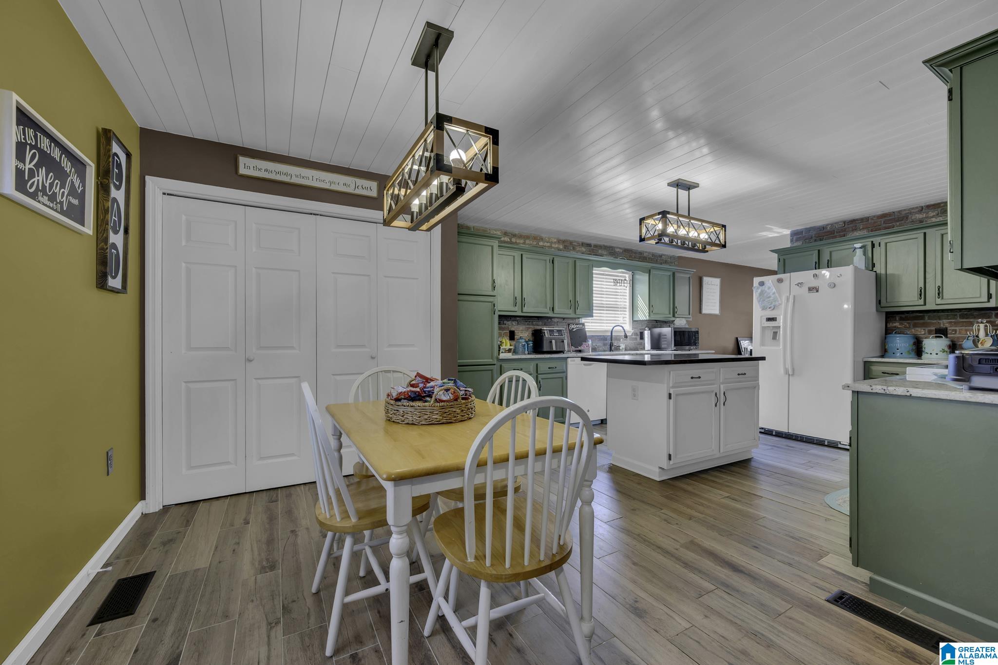 631 Kennedy Road Gardendale, AL 35071 - Photo 7 of 37