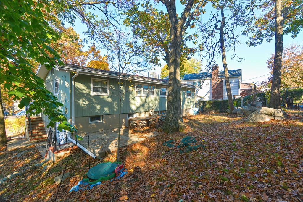 35 Lillian Road Malden, MA 02148 - Photo 4 of 36 Gallery Image 4