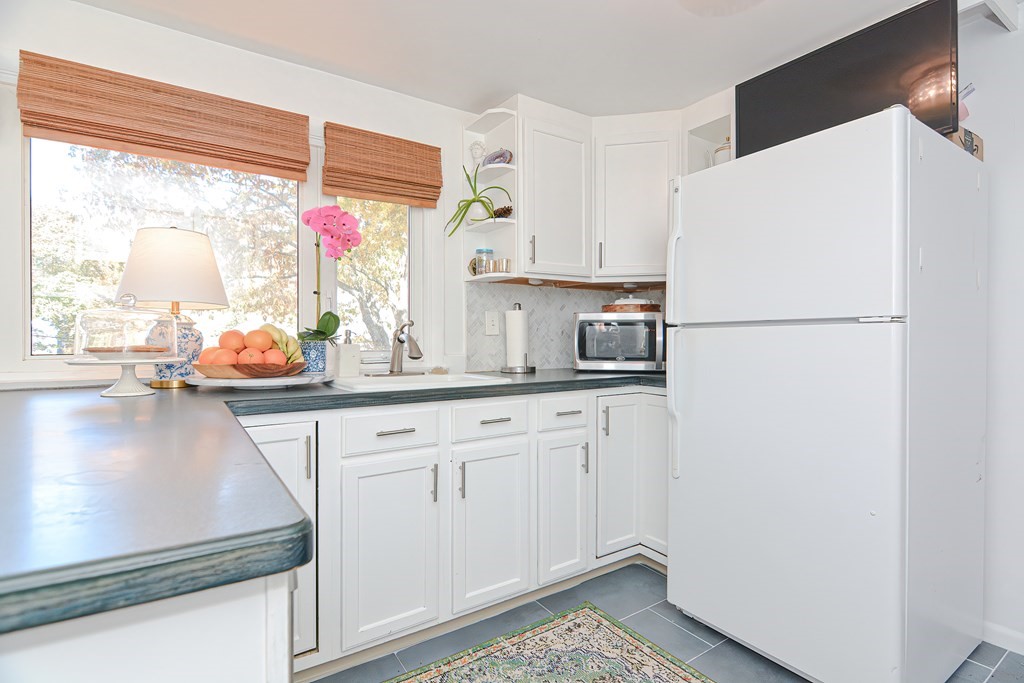 35 Lillian Road Malden, MA 02148 - Photo 9 of 36 Gallery Image 9