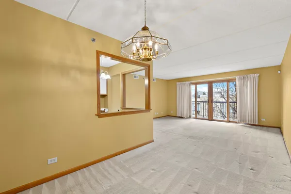 $279,000 | 6755 North Milwaukee Avenue, Unit 303, Niles, IL 60714