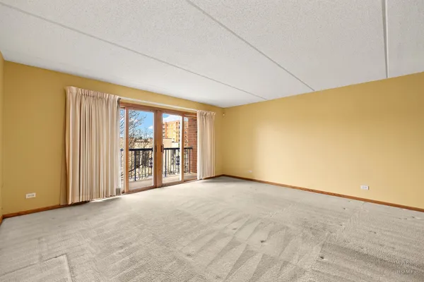 $279,000 | 6755 North Milwaukee Avenue, Unit 303, Niles, IL 60714