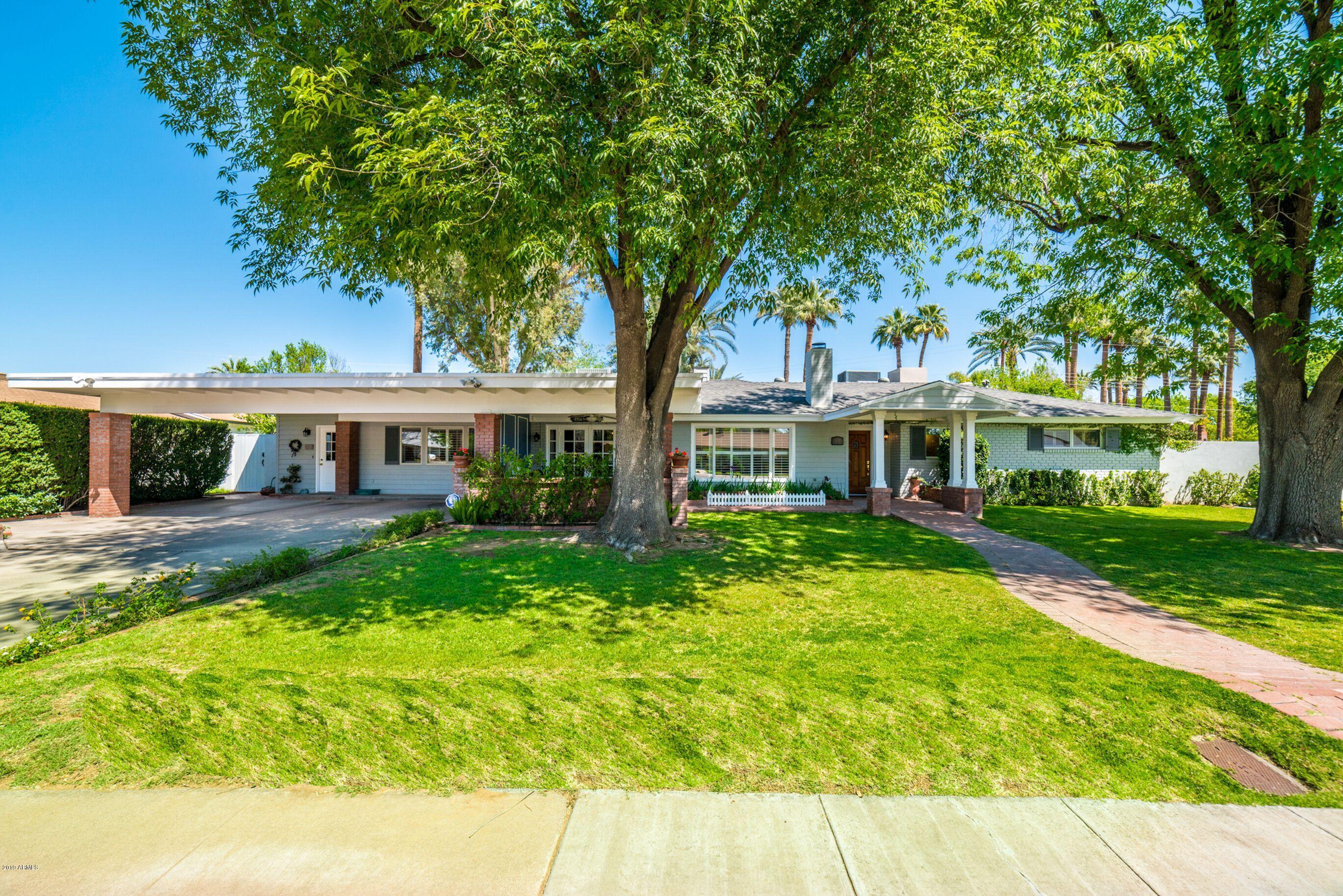 Exterior 1234 W Ruth