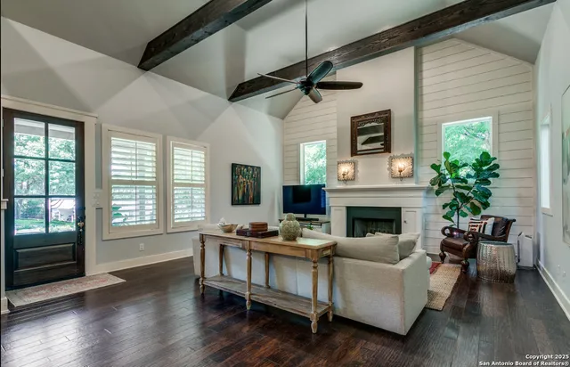 $5,500 | 242 East Elmview Place, Alamo Heights, TX 78209