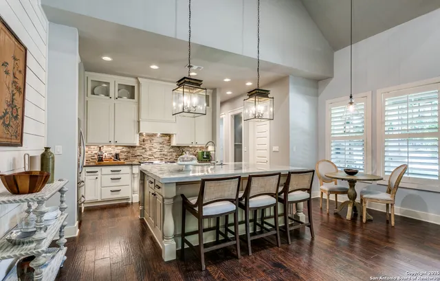 $5,500 | 242 East Elmview Place, Alamo Heights, TX 78209