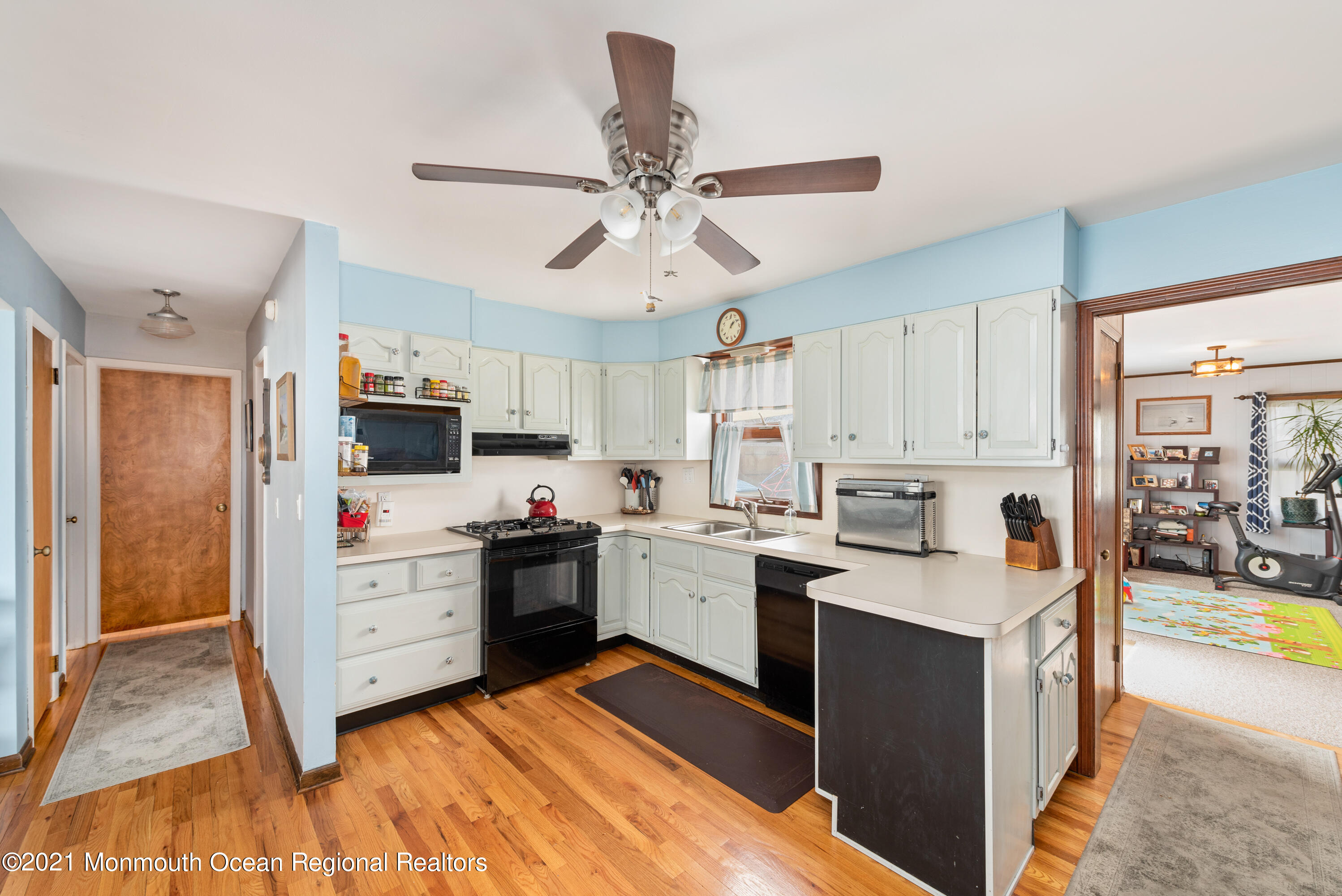 1513 Treeneedle Road Point Pleasant, NJ 08742 - Photo 12 of 41 Kitchen