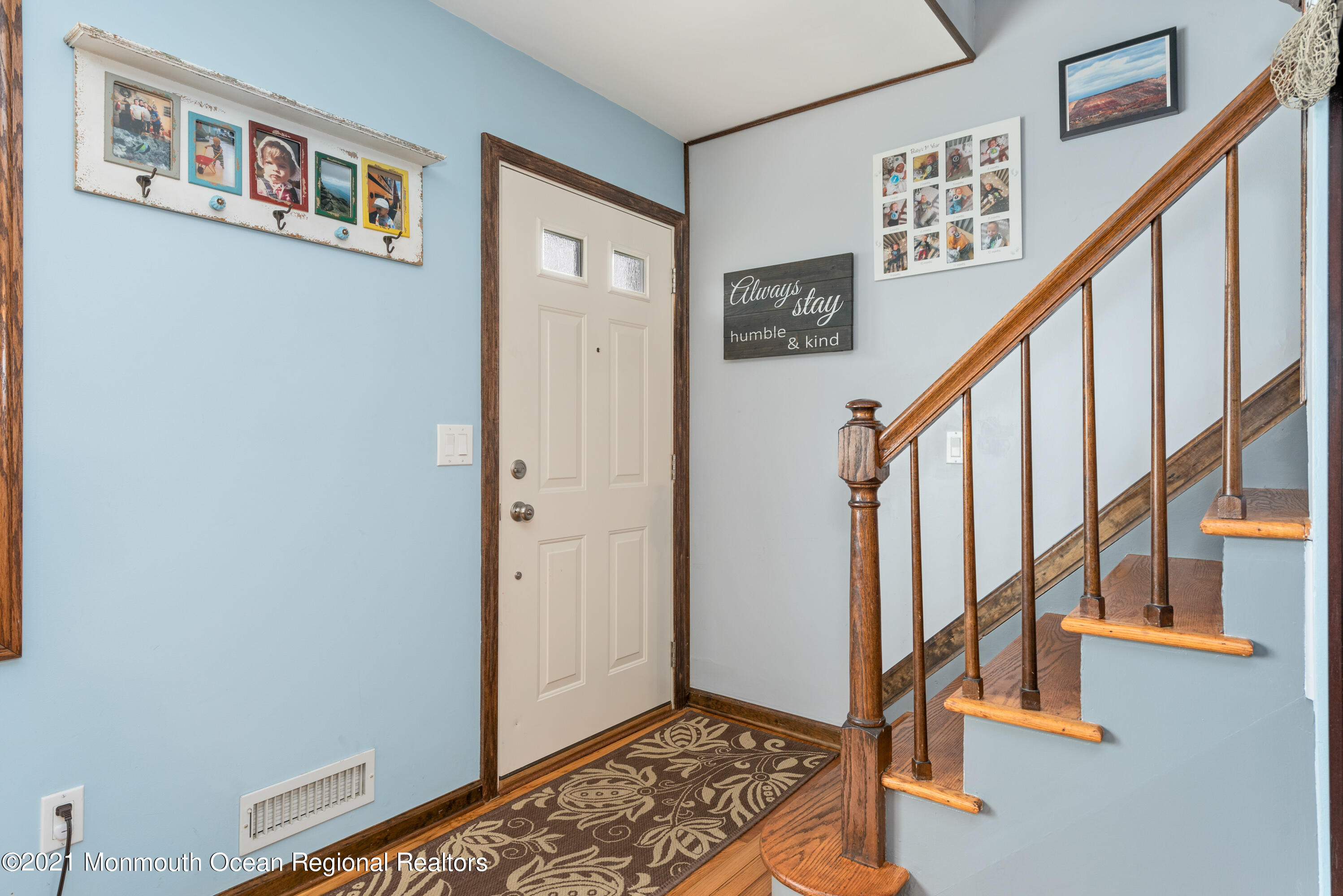 1513 Treeneedle Road Point Pleasant, NJ 08742 - Photo 8 of 41 Foyer