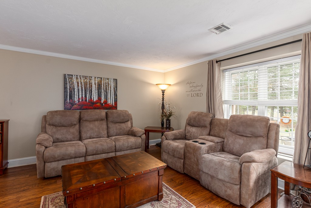 512 Ridgefield Circle, Unit B Clinton, MA 01510 - Photo 9 of 29 Gallery Image 9