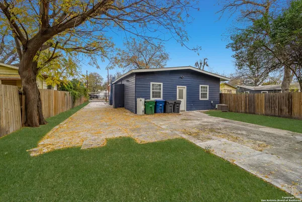 $1,550 | 1230 Chalmers Avenue, San Antonio, TX 78211