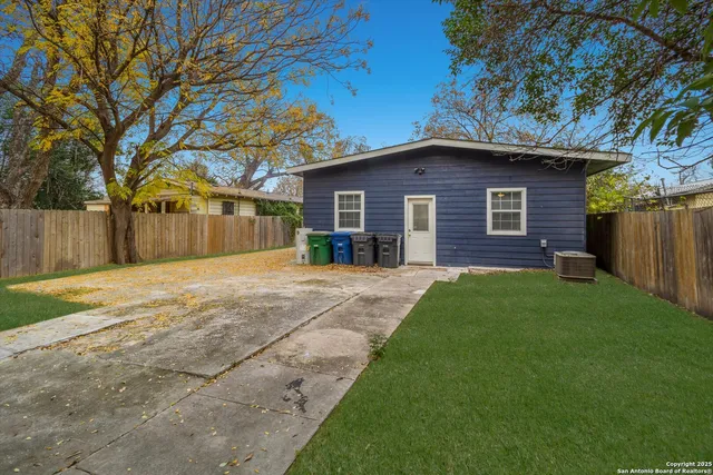 $1,595 | 1230 Chalmers Avenue, San Antonio, TX 78211