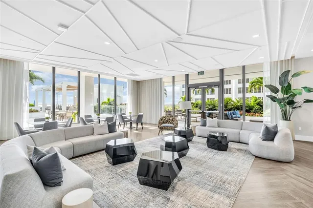 $2,100,000 | 301 1st Street South, Unit 3104, St. Petersburg, FL 33701