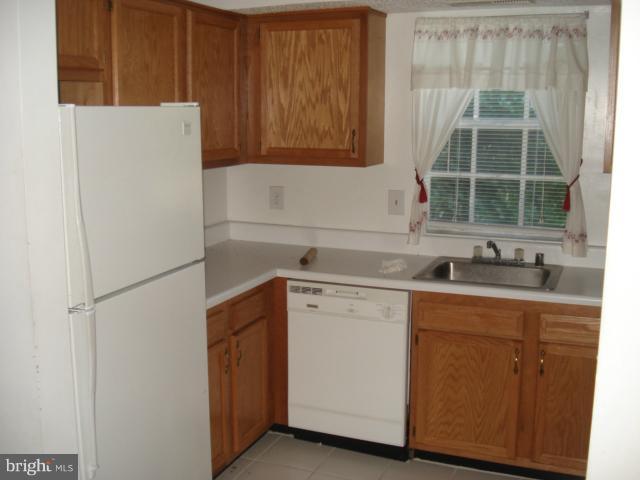 12006 Tarragon Road, Unit 12006 Reisterstown, MD 21136 - Photo 2 of 10 Kitchen
