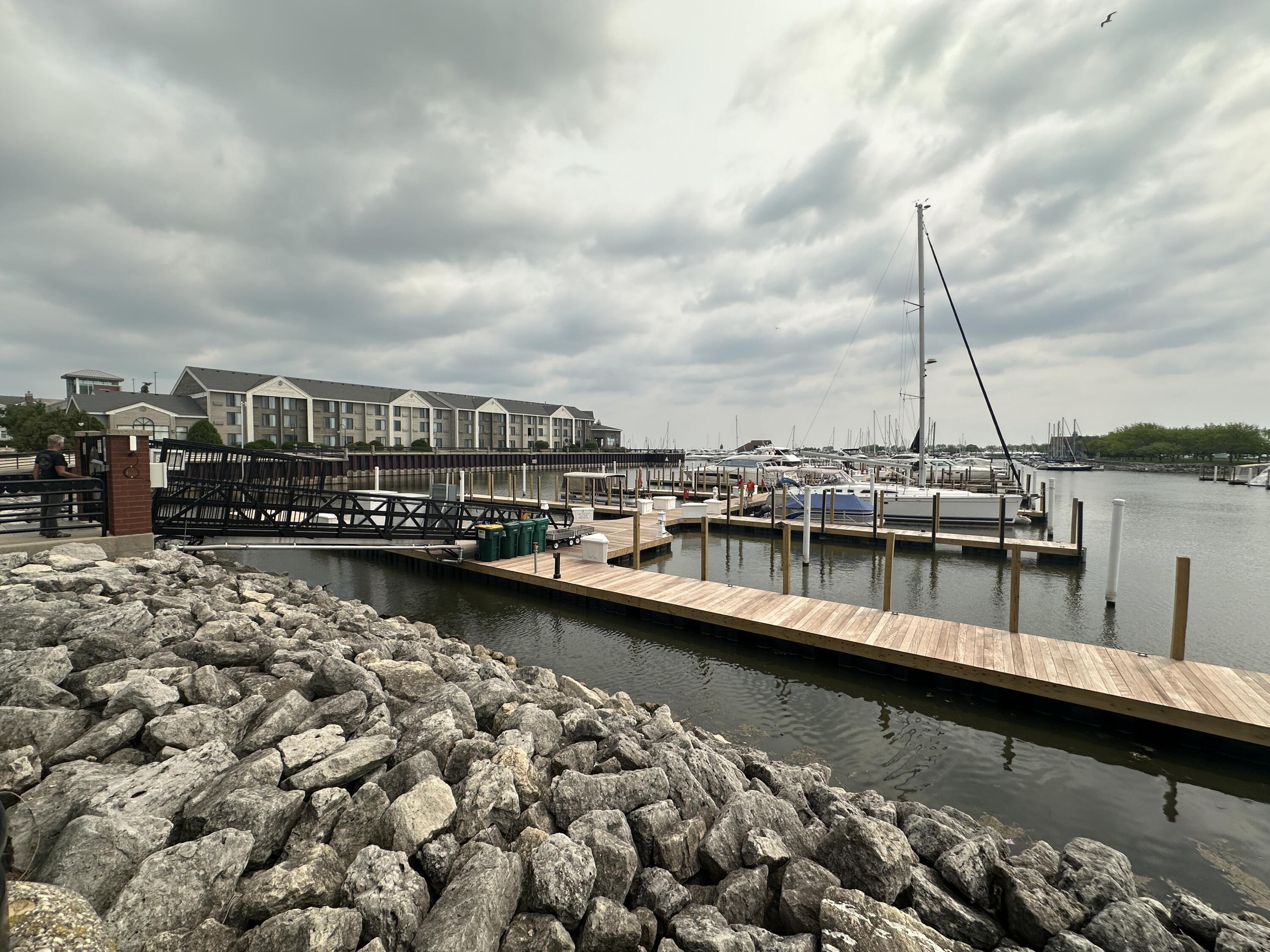 333 Lake Avenue, Unit SLIP 36 Racine, WI 53403 - Photo 2 of 9 Main Deck