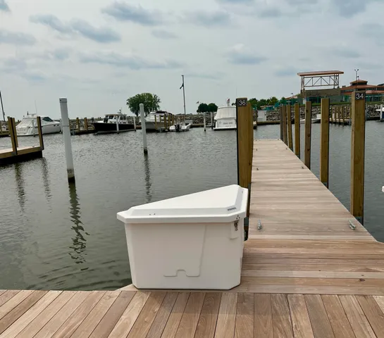 $20,000 | 333 Lake Avenue, Unit SLIP 36, Racine, WI 53403