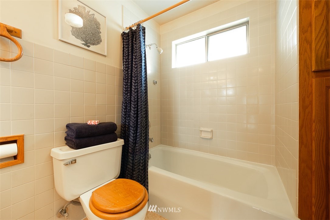 905 North 28th Place Renton, WA 98056 - Photo 17 of 25