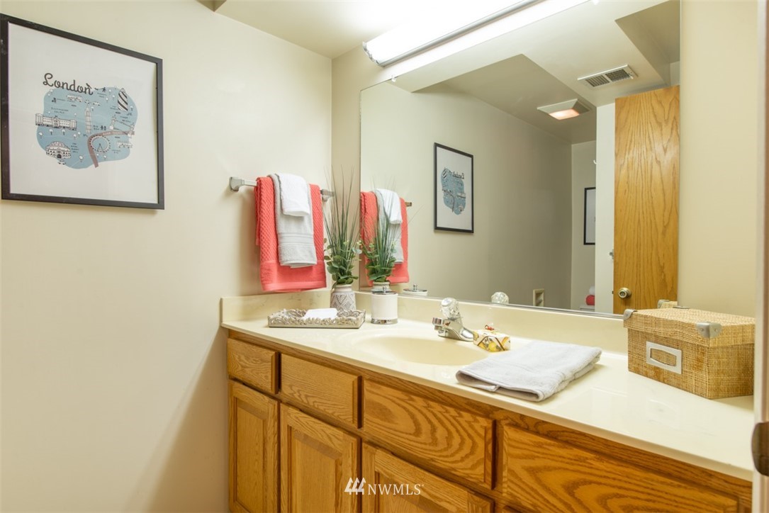 905 North 28th Place Renton, WA 98056 - Photo 21 of 25