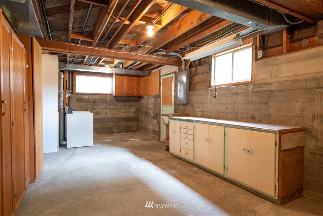 905 North 28th Place Renton, WA 98056 - Photo 23 of 25