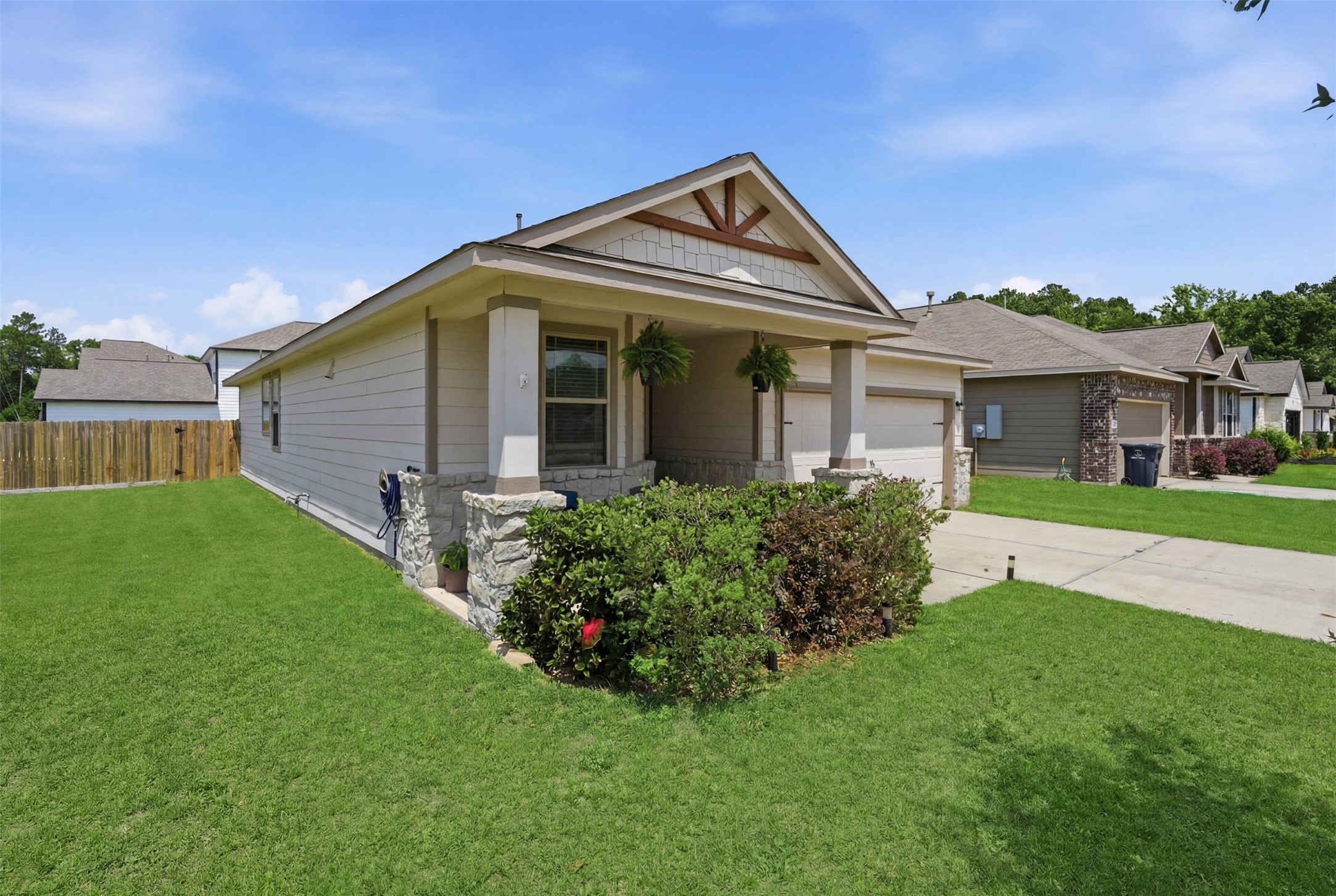 10924 Independence Road Cleveland, TX 77328 - Photo 3 of 32 Gallery Image 3
