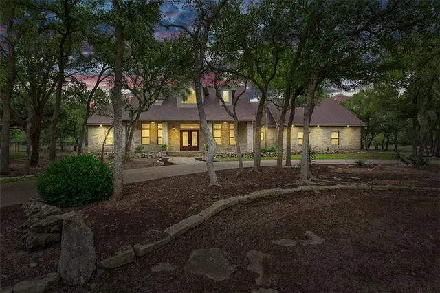 $865,000 | 735 Winding Trail, Crawford, TX 76638