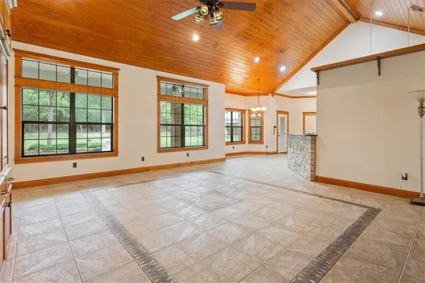 $825,000 | 735 Winding Trail, Crawford, TX 76638