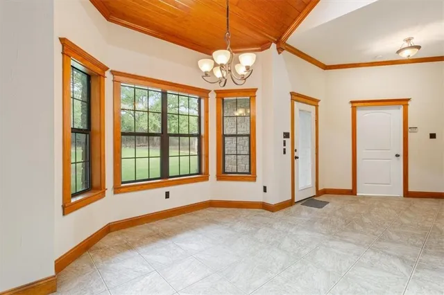 $865,000 | 735 Winding Trail, Crawford, TX 76638