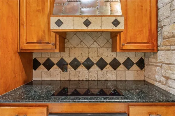 $825,000 | 735 Winding Trail, Crawford, TX 76638