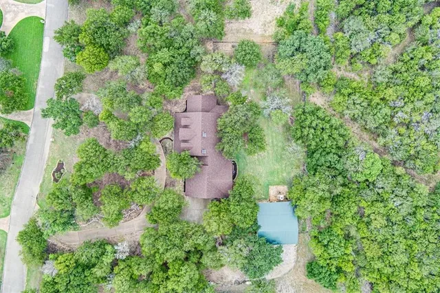 $865,000 | 735 Winding Trail, Crawford, TX 76638