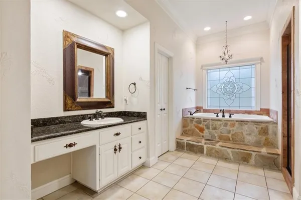 $825,000 | 735 Winding Trail, Crawford, TX 76638