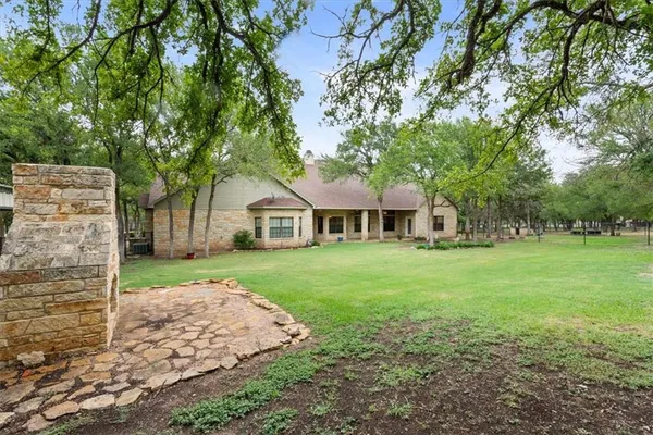 $825,000 | 735 Winding Trail, Crawford, TX 76638