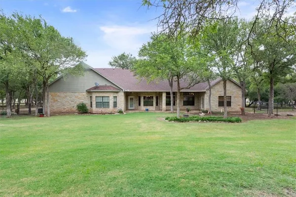 $825,000 | 735 Winding Trail, Crawford, TX 76638