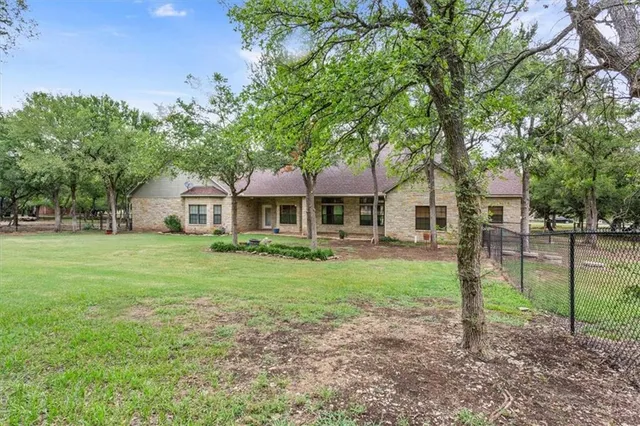 $865,000 | 735 Winding Trail, Crawford, TX 76638