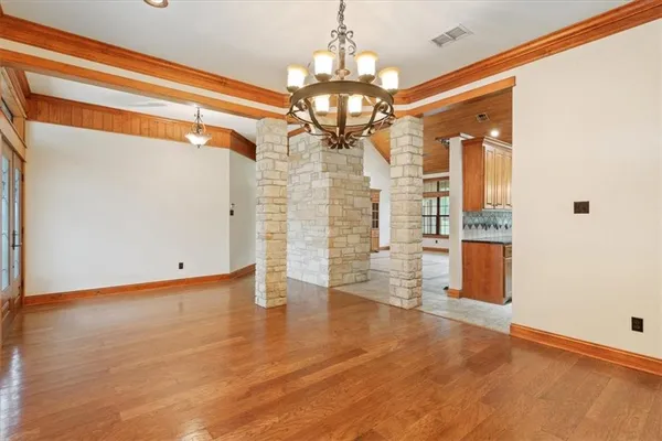 $825,000 | 735 Winding Trail, Crawford, TX 76638