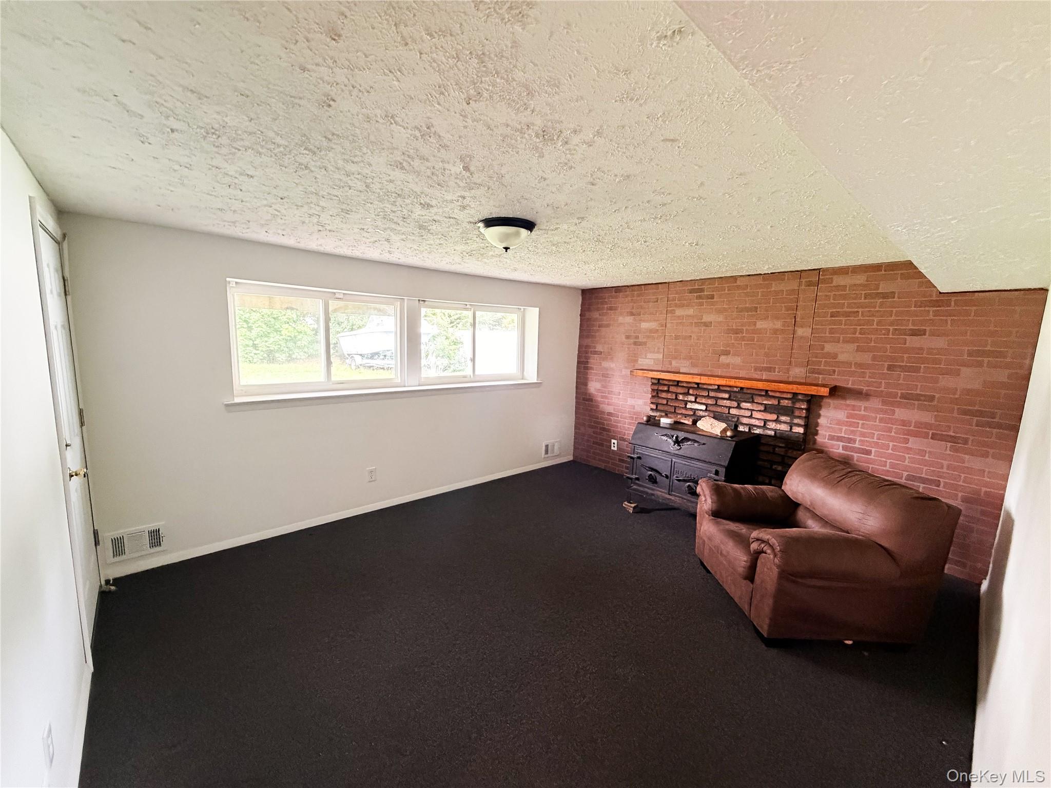 21 Craig Road Islip Terrace, NY 11752 - Photo 8 of 11 Gallery Image 8