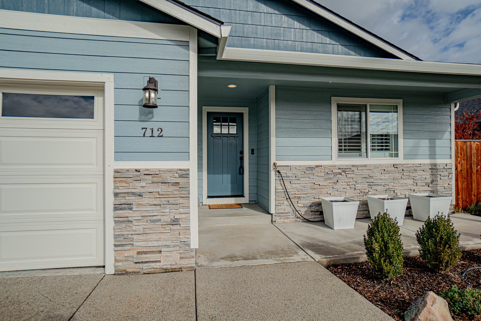 712 Nottingham Terrace Eagle Point, OR 97524 - Photo 24 of 26 DSC08033-HDR