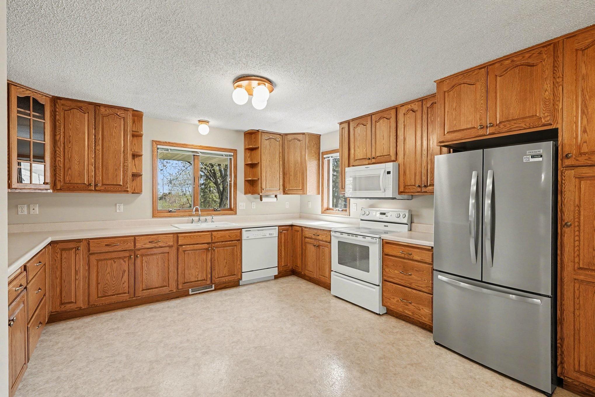 9910 Brookview Road Woodbury, MN 55125 - Photo 11 of 45