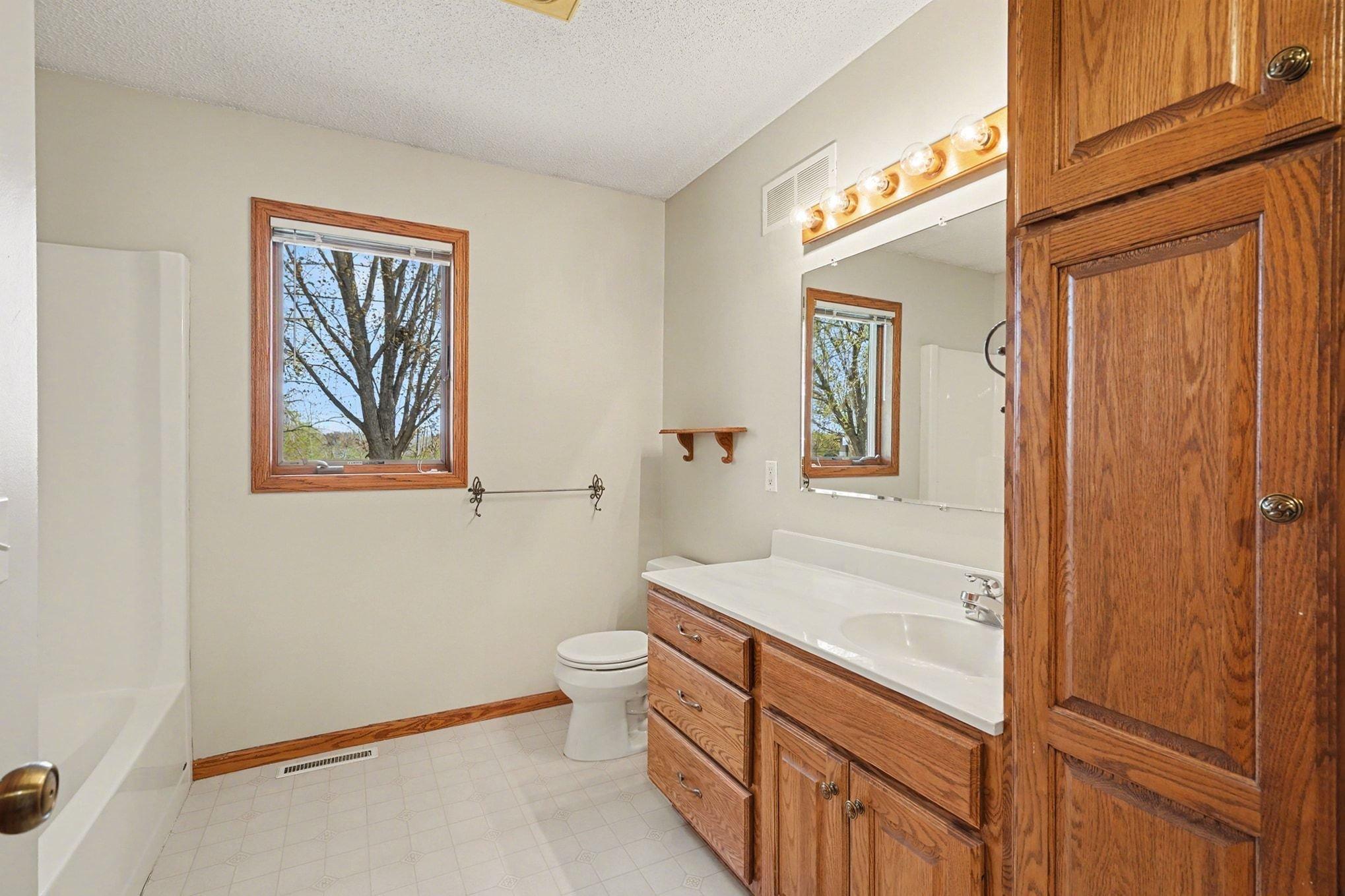 9910 Brookview Road Woodbury, MN 55125 - Photo 21 of 45