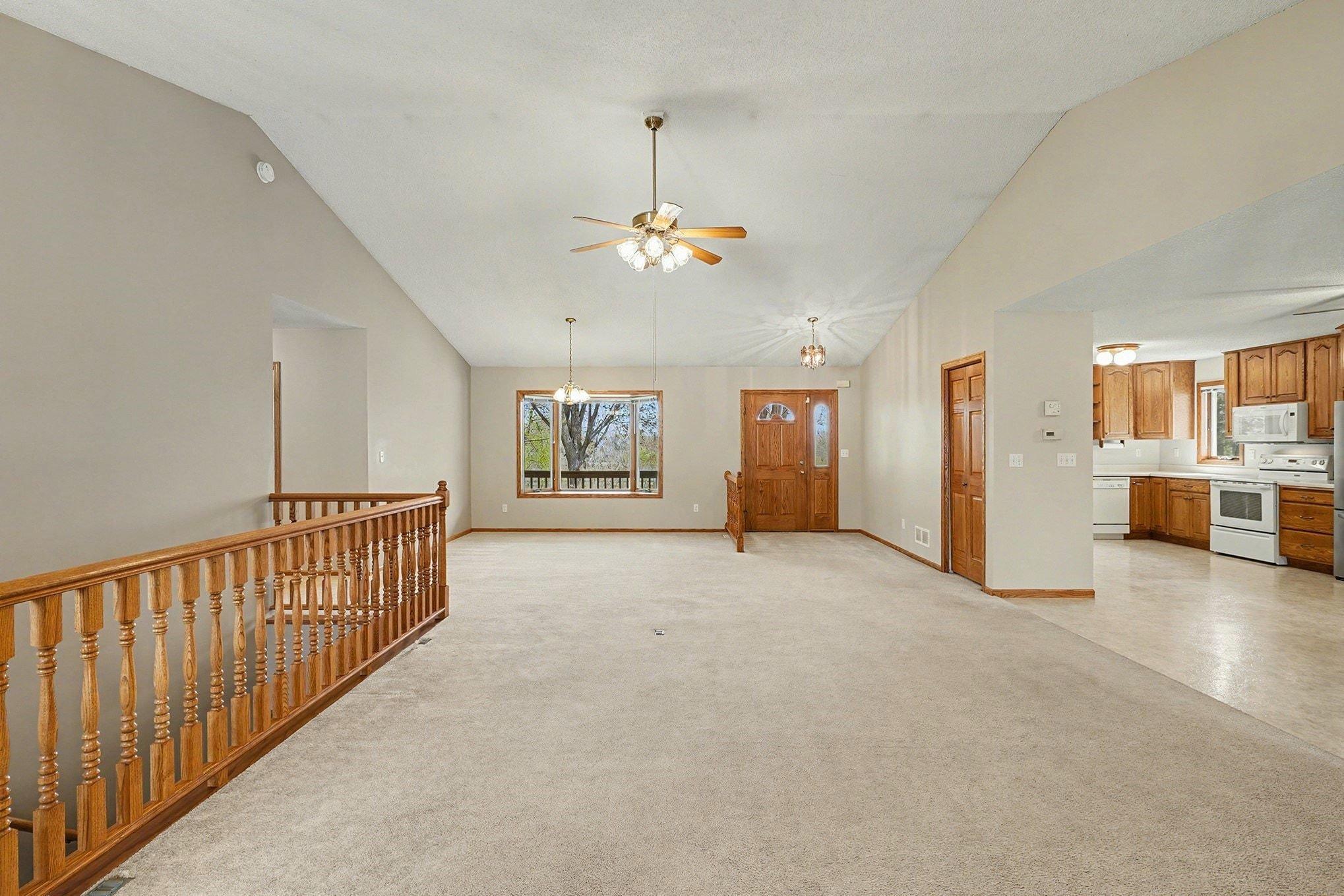 9910 Brookview Road Woodbury, MN 55125 - Photo 5 of 45