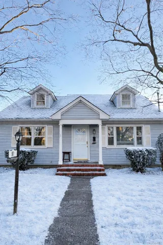 $3,300 | Undisclosed Address, Patchogue, NY 11772