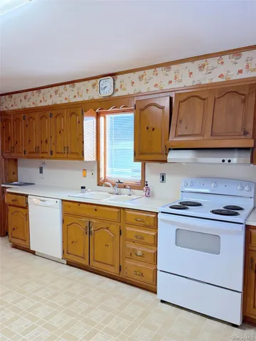 $3,300 | Undisclosed Address, Patchogue, NY 11772