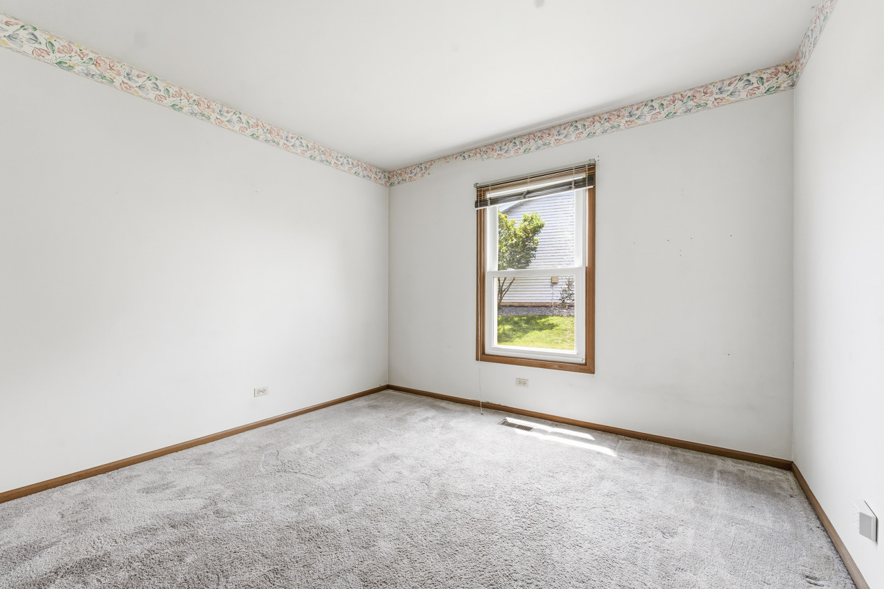 592 Bluff Street Carol Stream, IL 60188 - Photo 18 of 31