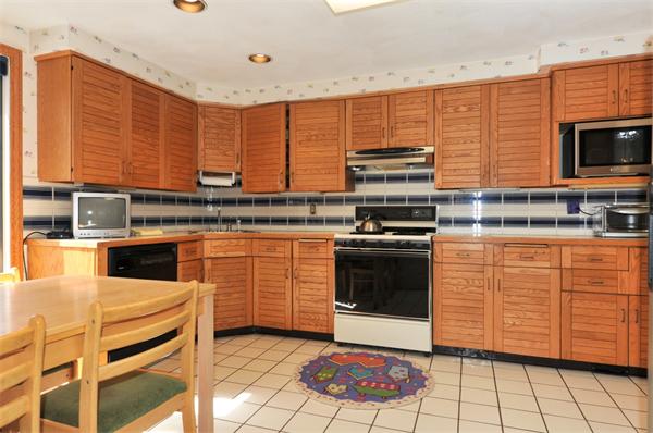 13 Oxbow Road Natick, MA 01760 - Photo 3 of 14