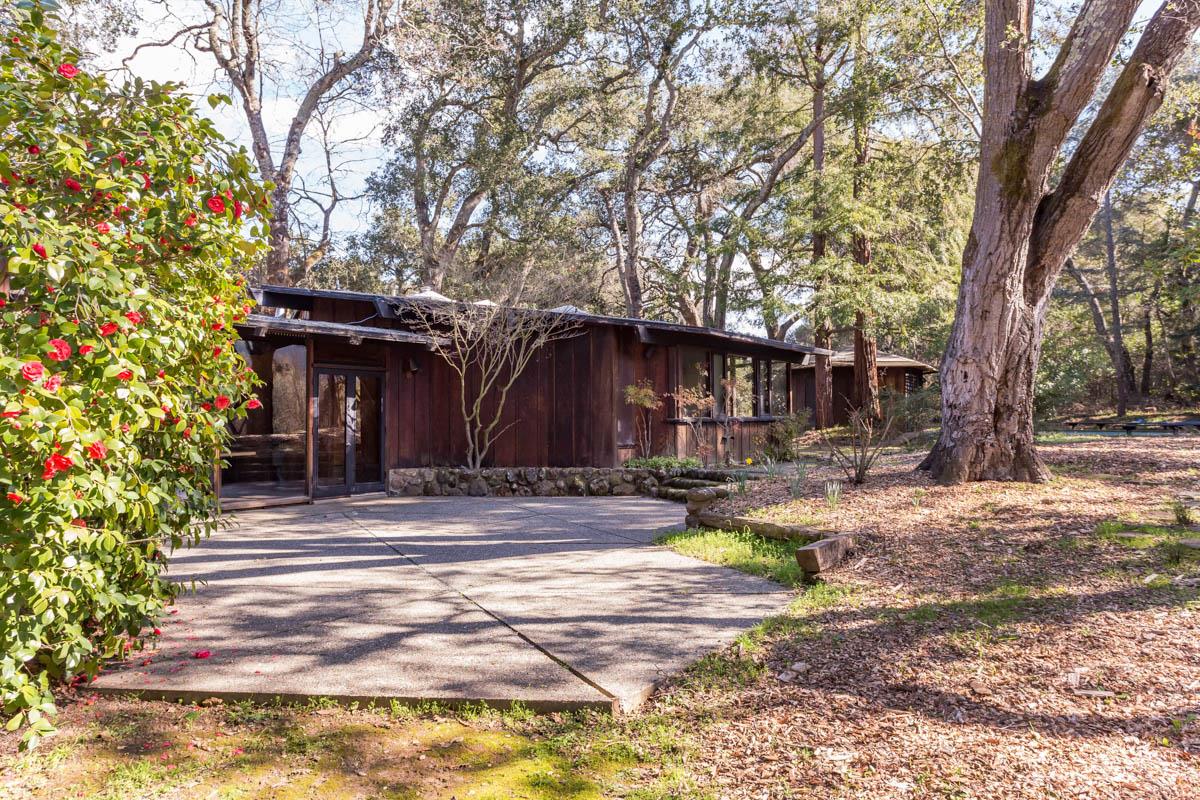 381 Family Farm Road Woodside, CA 94062 - Photo 12 of 16 Gallery Image 12
