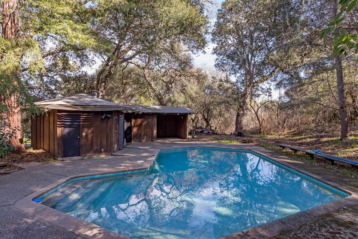 381 Family Farm Road Woodside, CA 94062 - Photo 13 of 16 Gallery Image 13